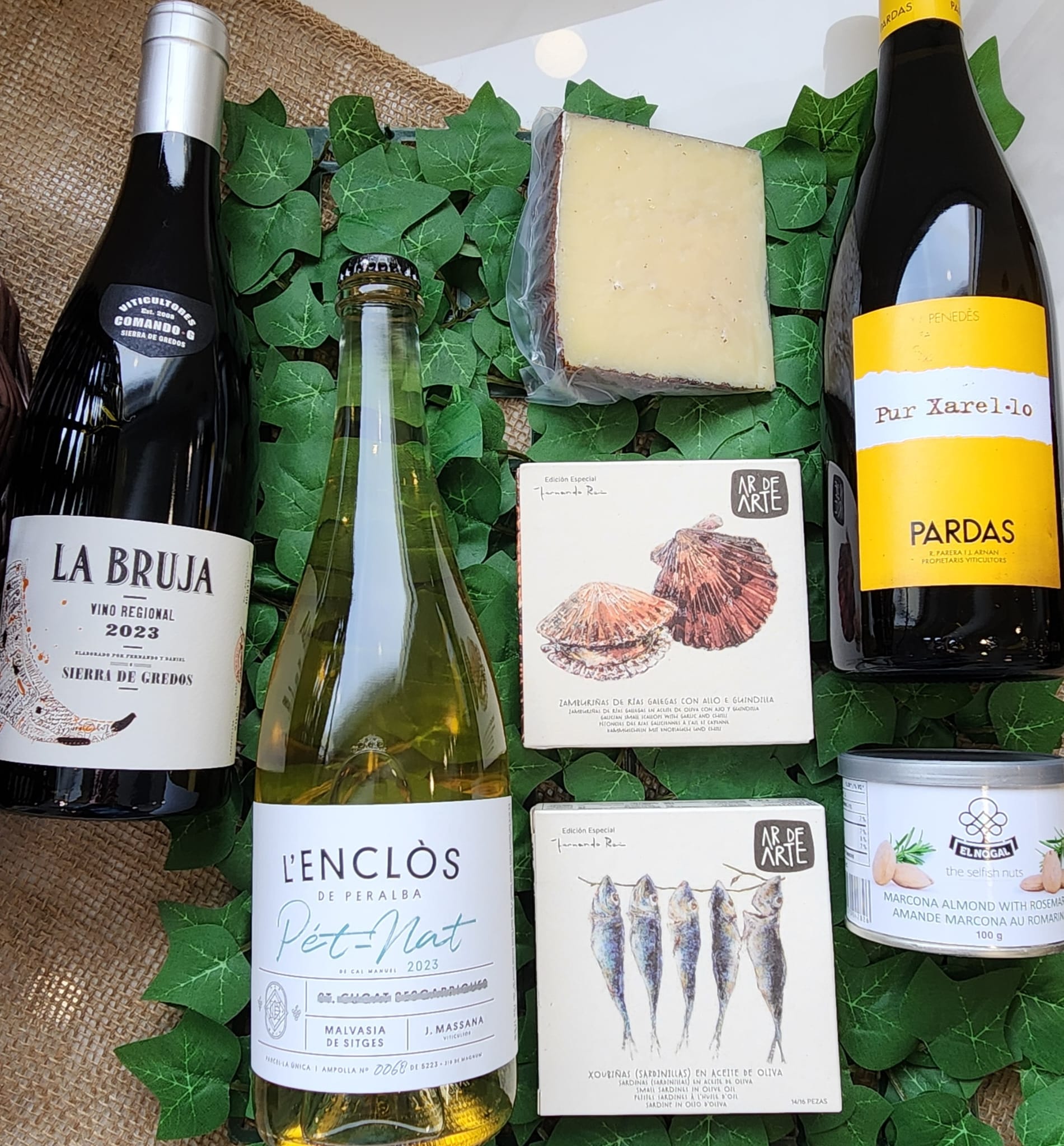 Spanish Wine &amp; Tapas Gift Box🇪🇸🍷– Delivered Across Ontario