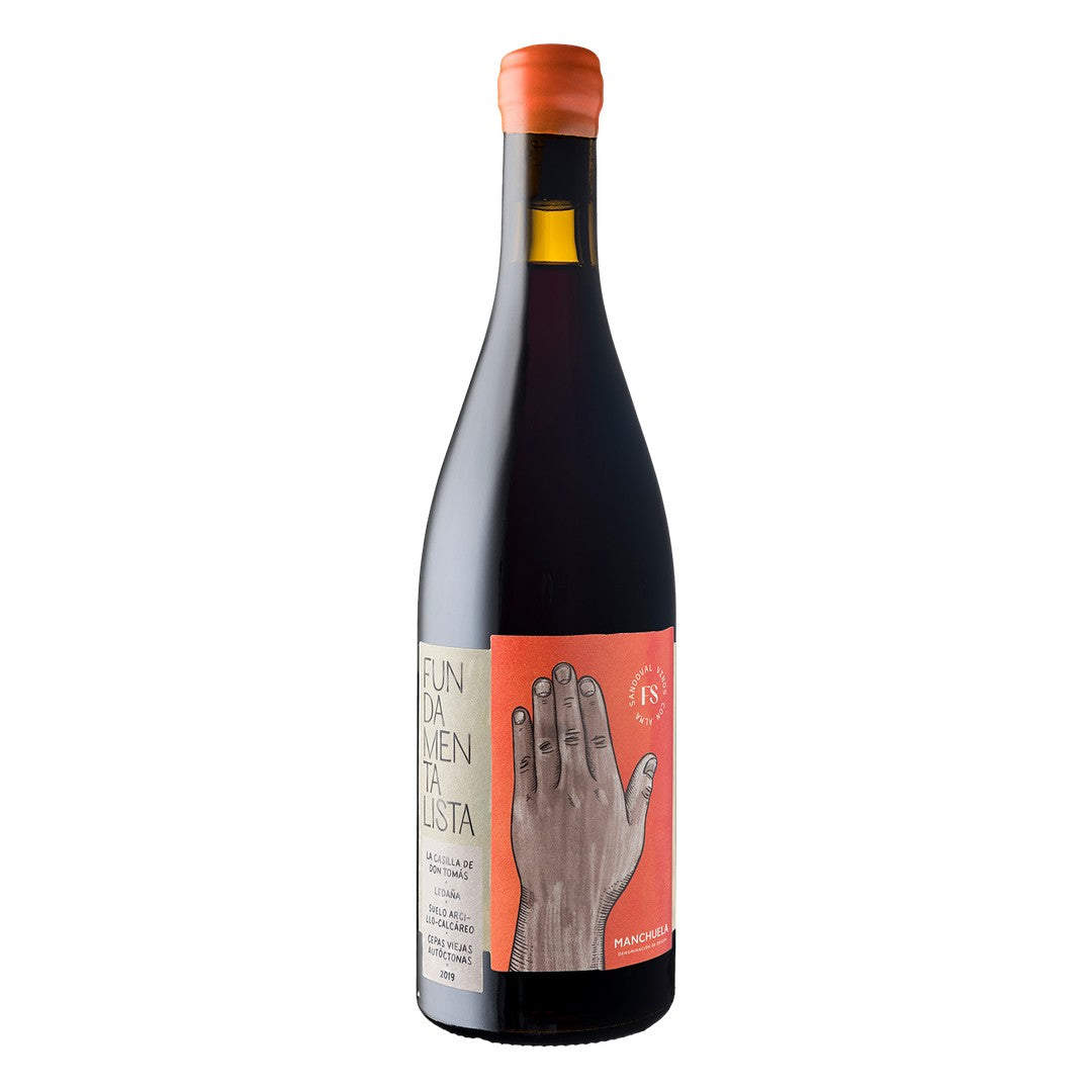 Bottle of Fundamentalista, an organic Bobal red wine by Finca Sandoval from D.O. Manchuela, Spain