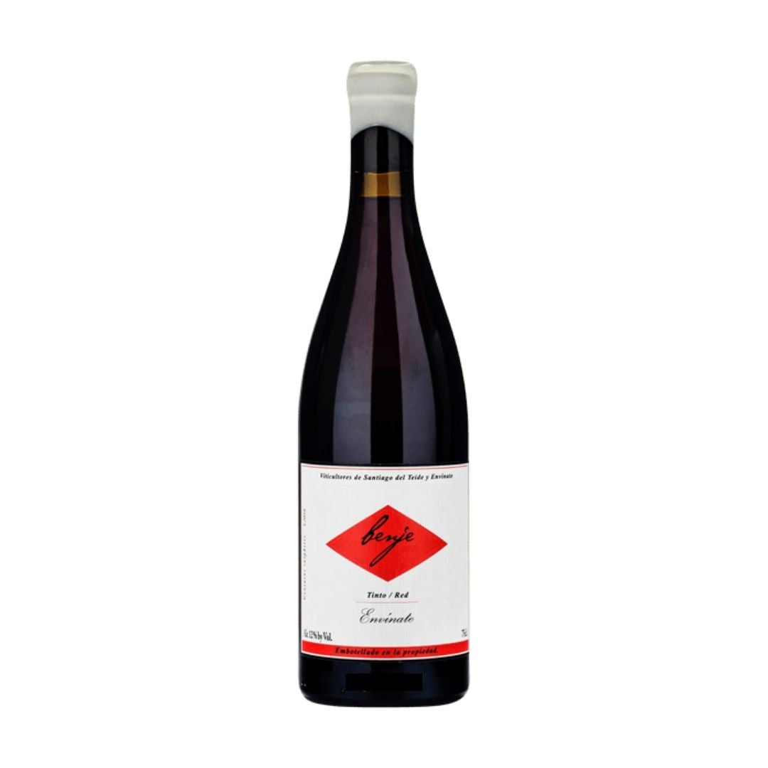 A bottle of Benje Tinto wine with a label that includes the brand name and the word 'CASA PARA SIEMPRE' in red and white colors on a plain background.